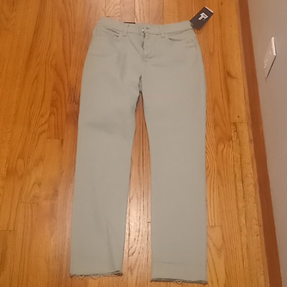 Mavi NWT light green